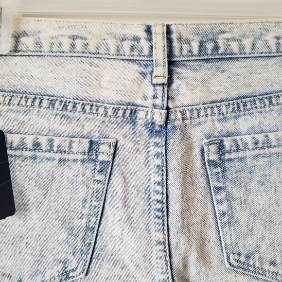 Forever 21 Acid Wash Light blue Denim Shorts - Picture 5 of 6